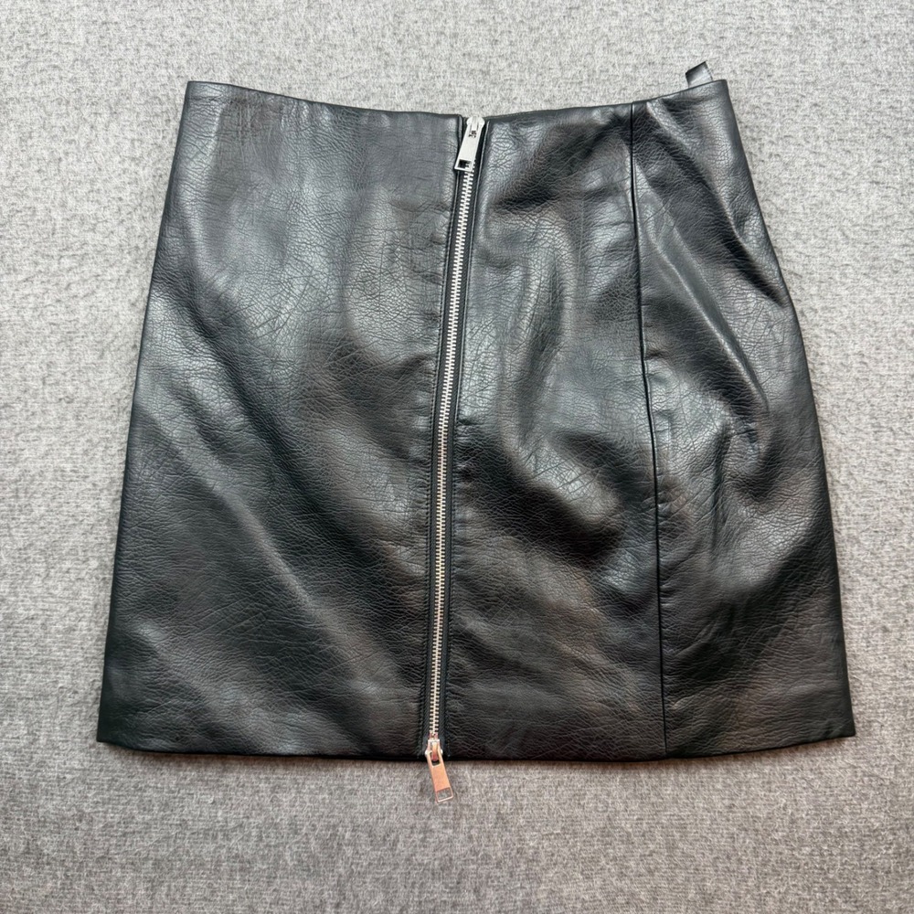 H&M Mini Skirt Women's Size 4 Black Faux Leather Full Zip Front A-Line‎ Skirt